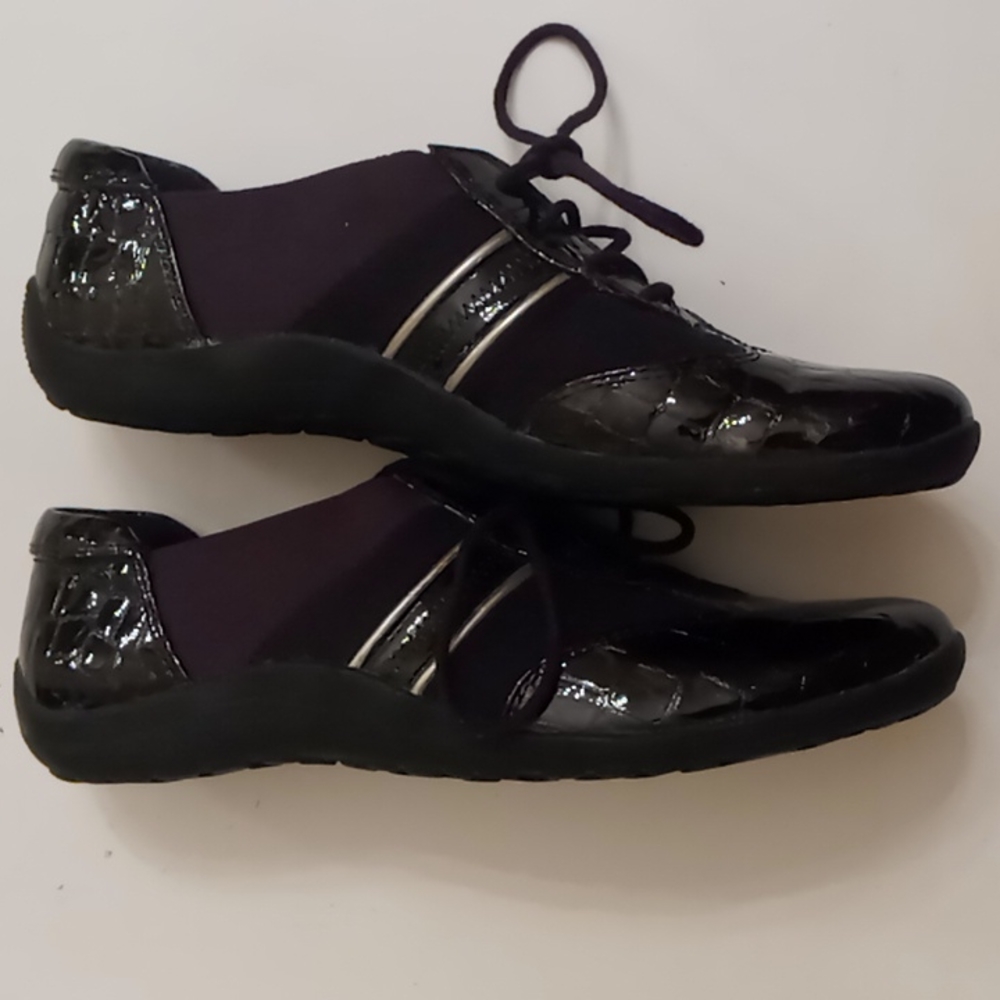 Ros Hommerson Black Patent Leather Shoes - Picture 4 of 7